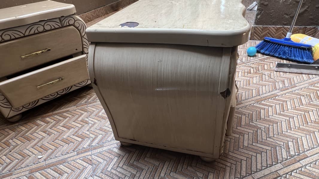Small dressing tables 3