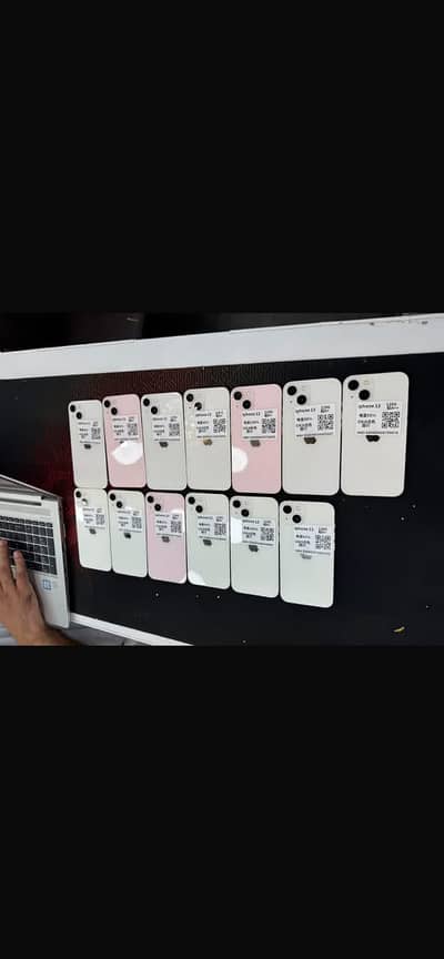 Apple iPhone 13