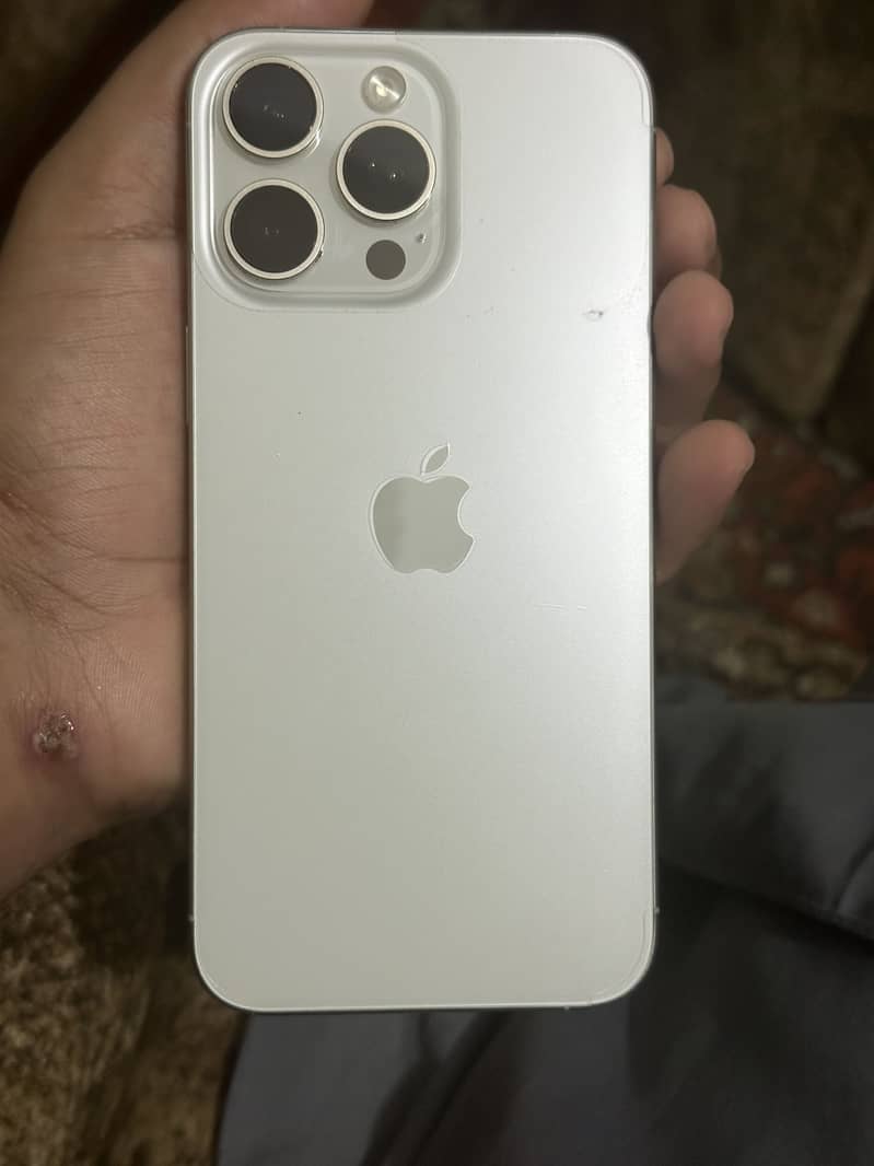 Apple iPhone 15 Pro Max 0