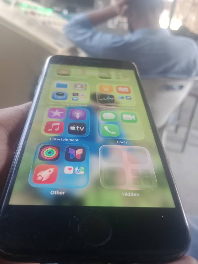 Apple iPhone SE 3