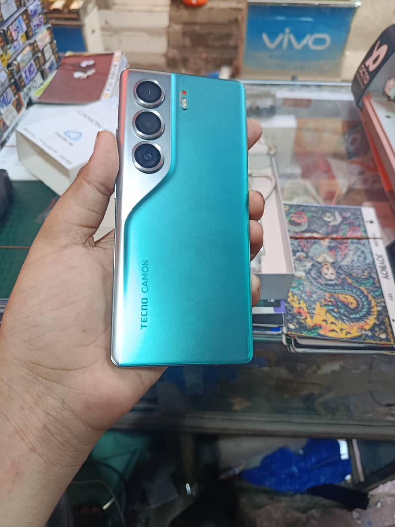 Tecno Camon 40 pro 3