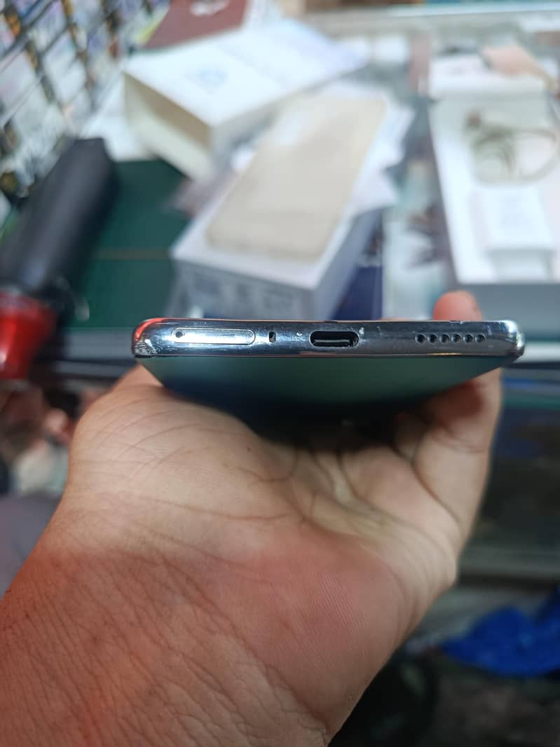 Tecno Camon 40 pro 7