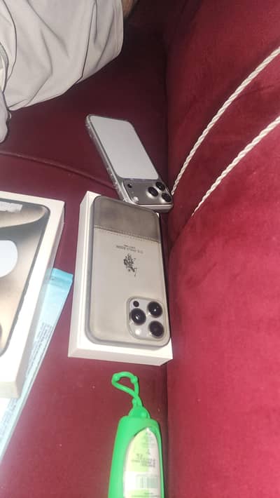 Apple iPhone 15 Pro Max 512 titanium bh89 10 by 10
