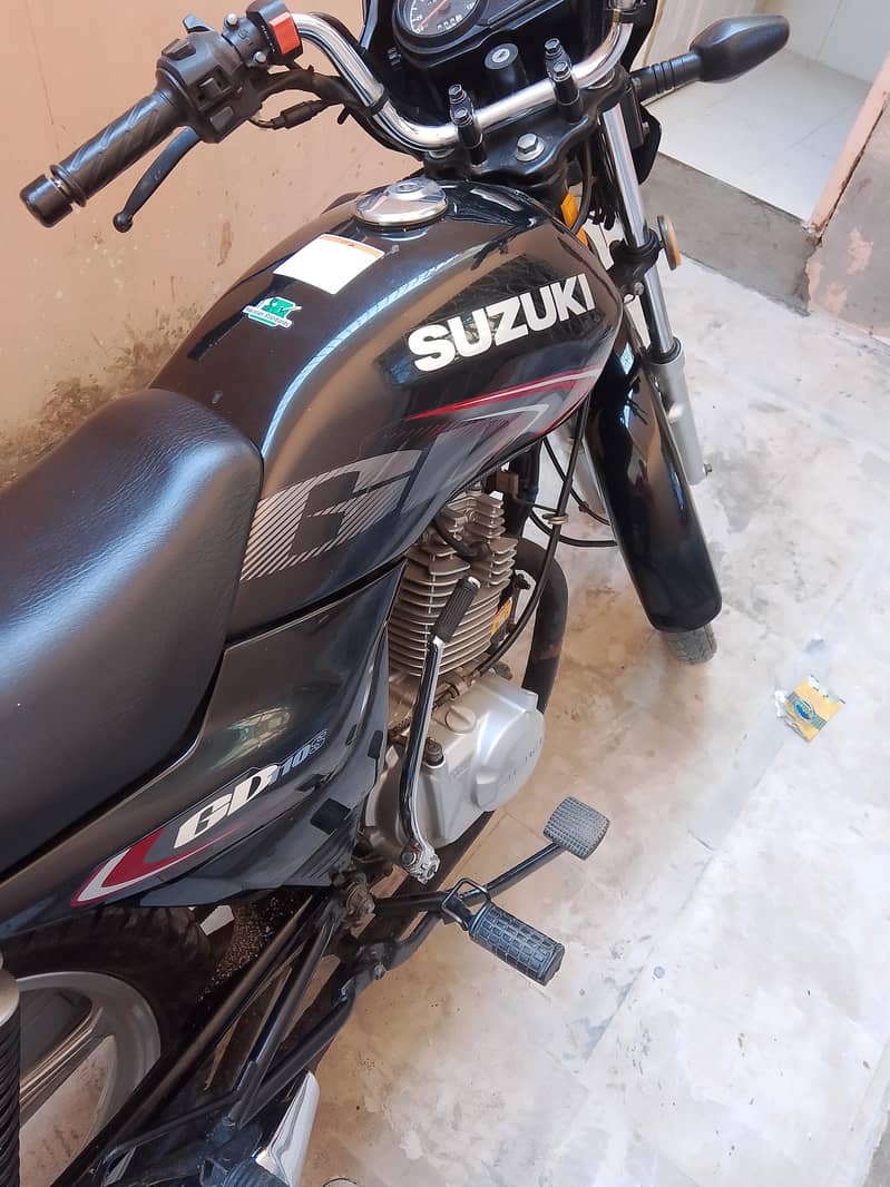 Suzuki 4