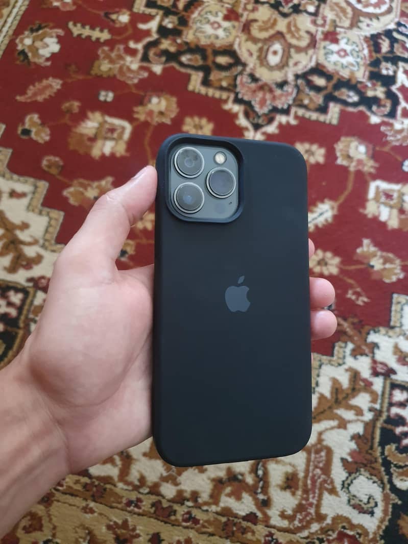 Apple iPhone 13 Pro Max 2