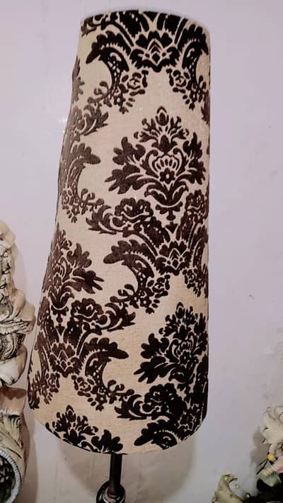 floor lamp condition 10 by 10