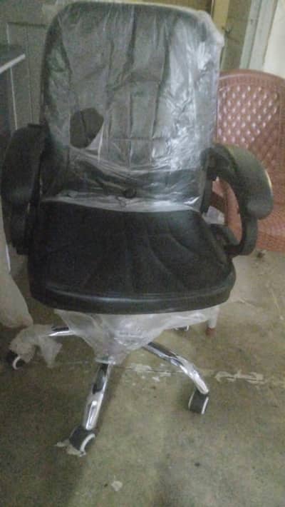 Study chair 1 hafta use hui ha. . 2no chairs dy Don ga 11000 me
