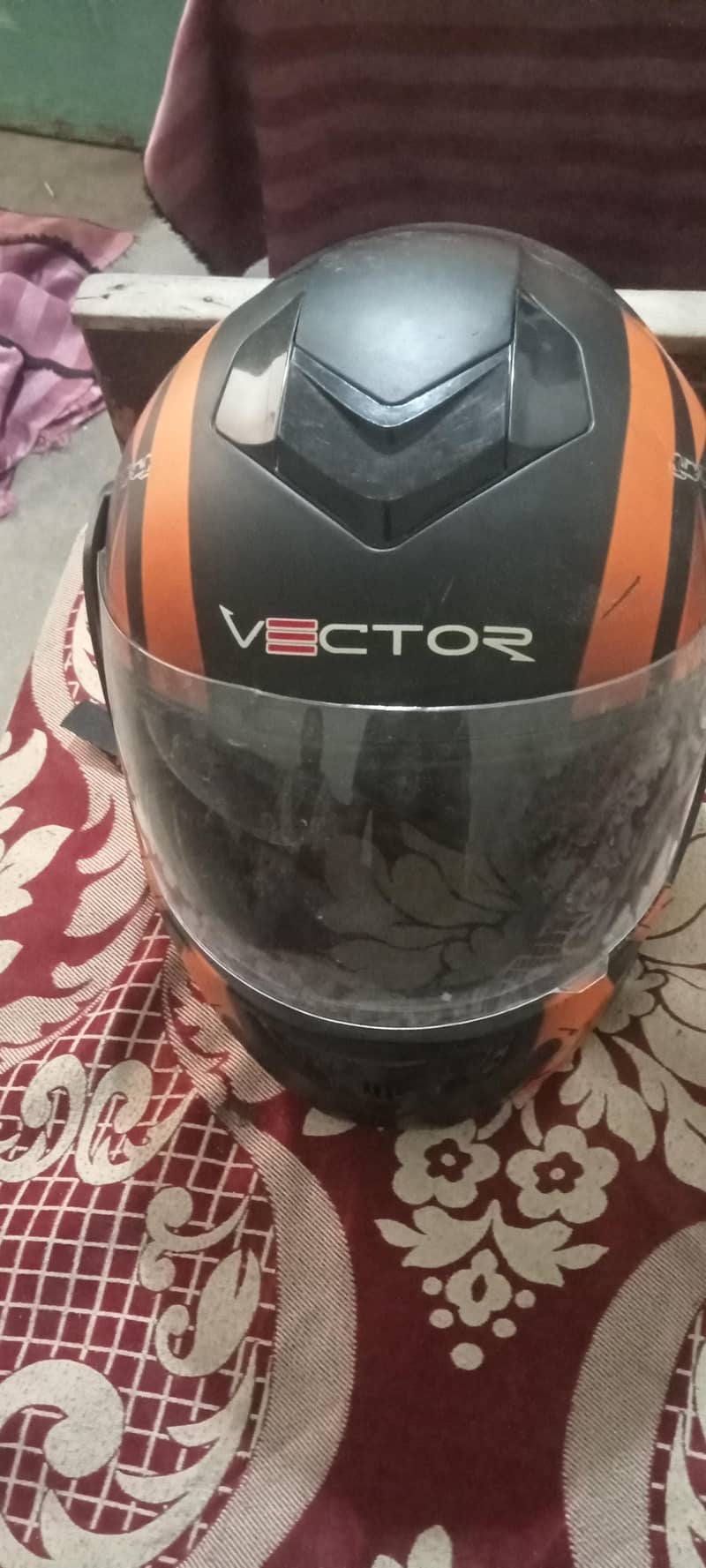 Good condition Vector Helmet 0