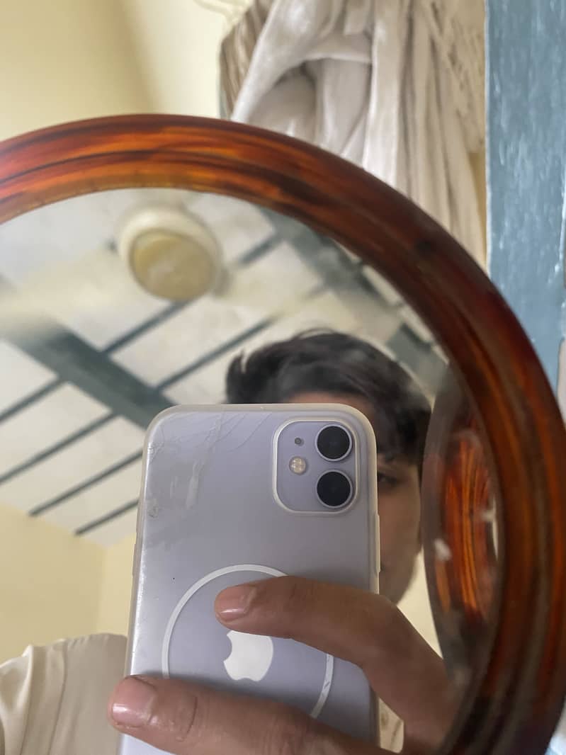 Apple iPhone 11 3