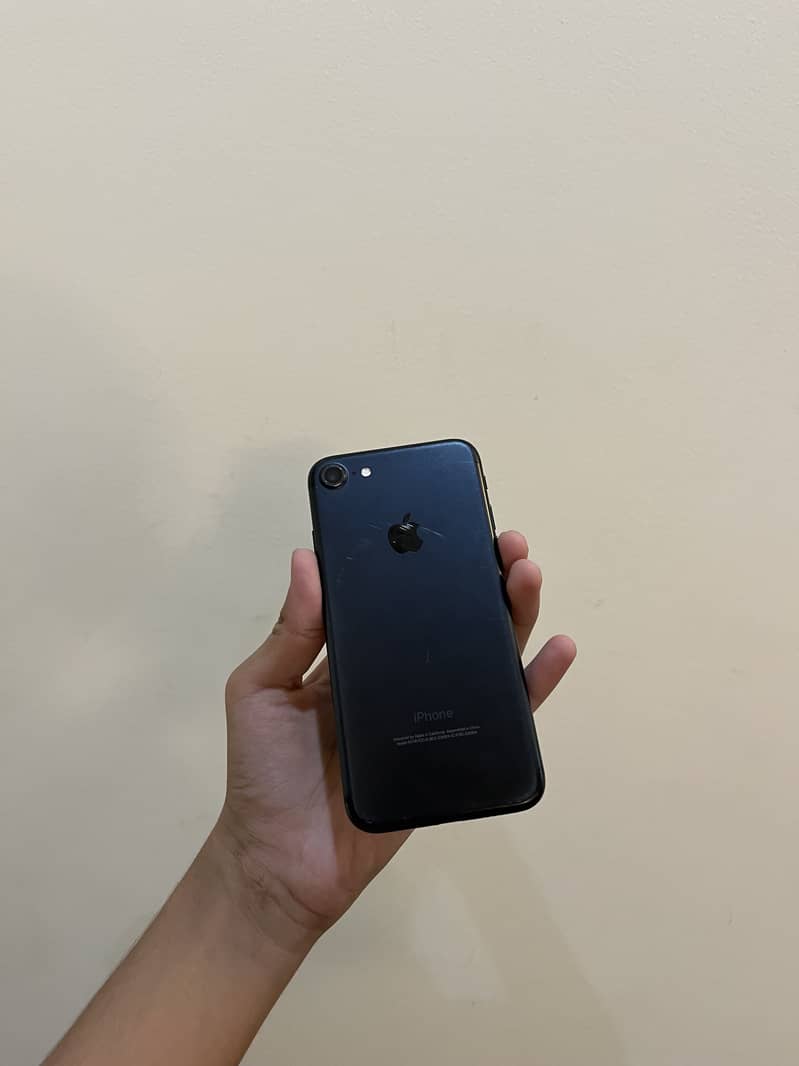 Apple iPhone 7 Plus 1