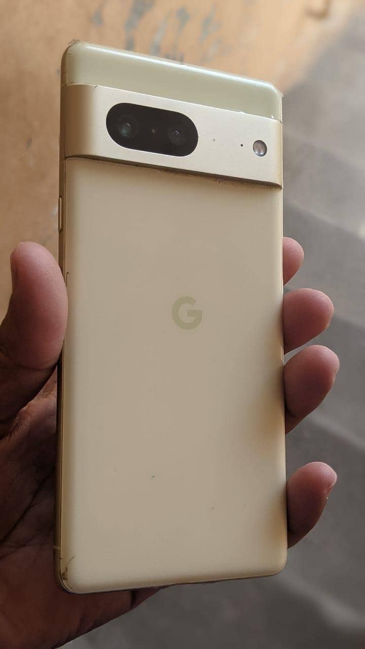 Google Pixel 7 4