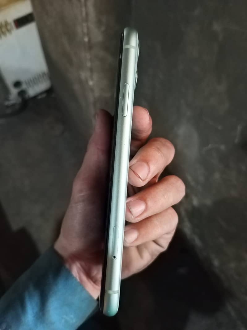 Apple iPhone 11 2