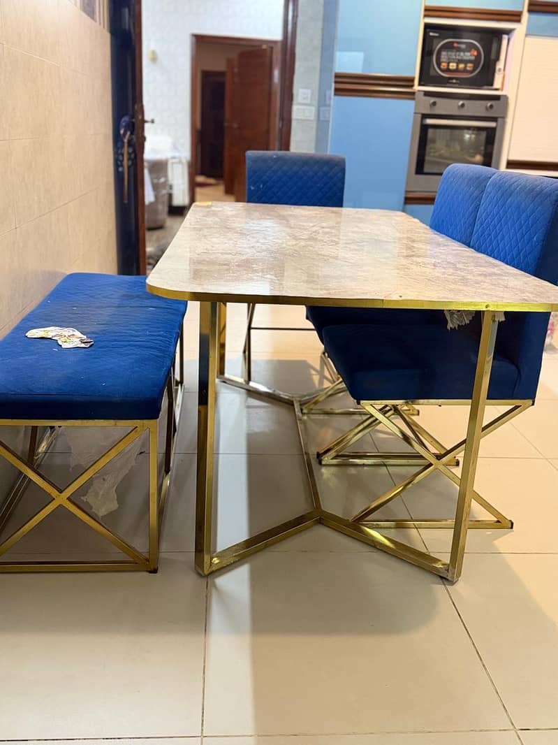 digninig table 2