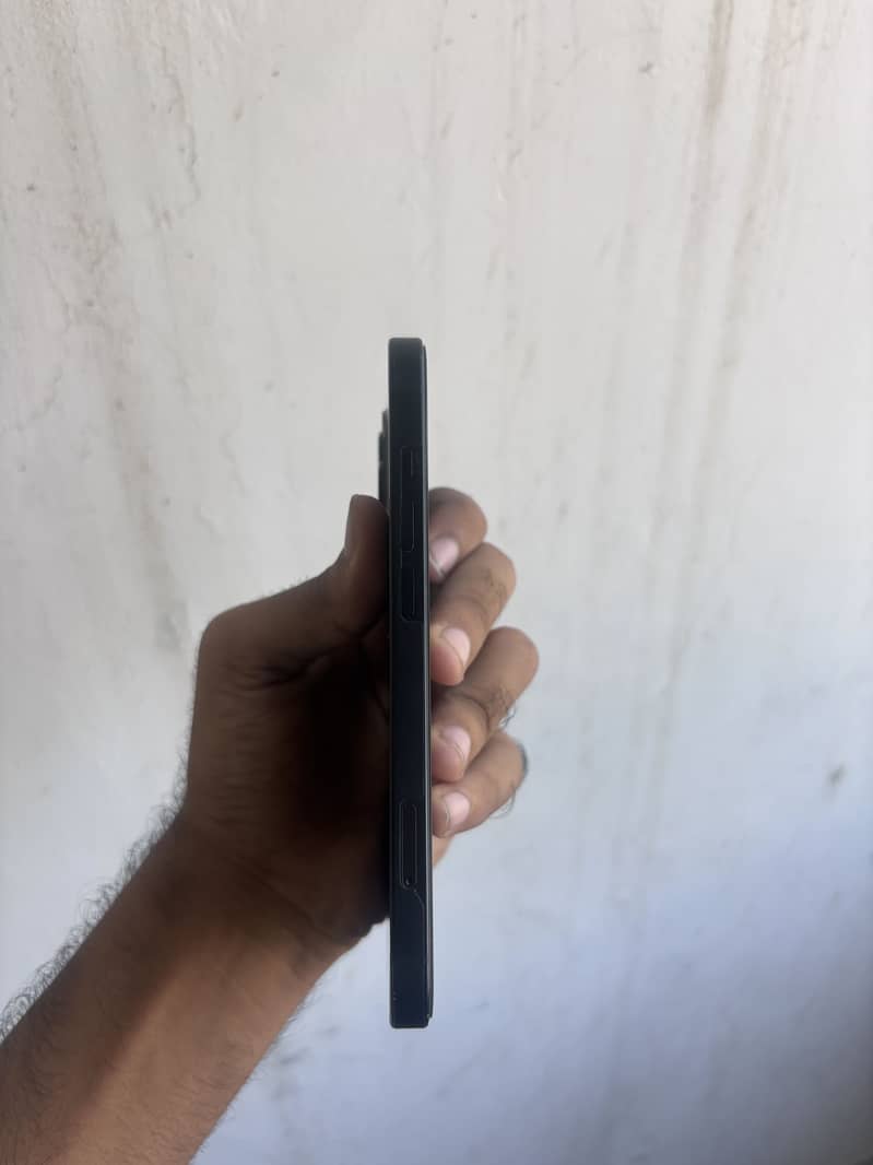 Apple iPhone 13 0