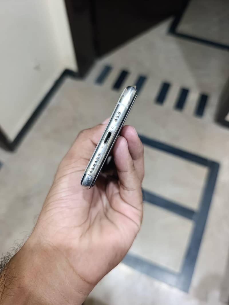 Apple iPhone 11 Pro 3