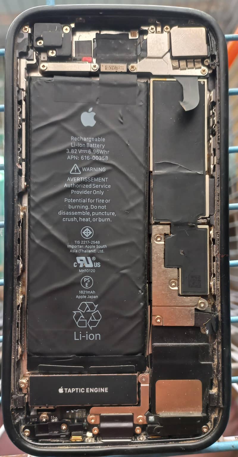 Apple iPhone 8 1