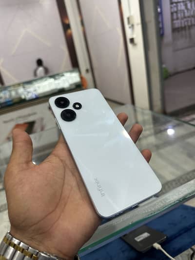Infinix Hot 30 Play