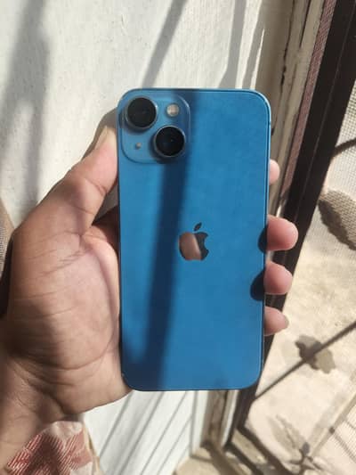 Apple iPhone 13