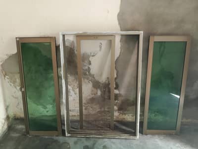 Glass aluminum window