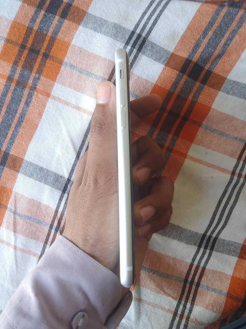 Apple iPhone SE 6