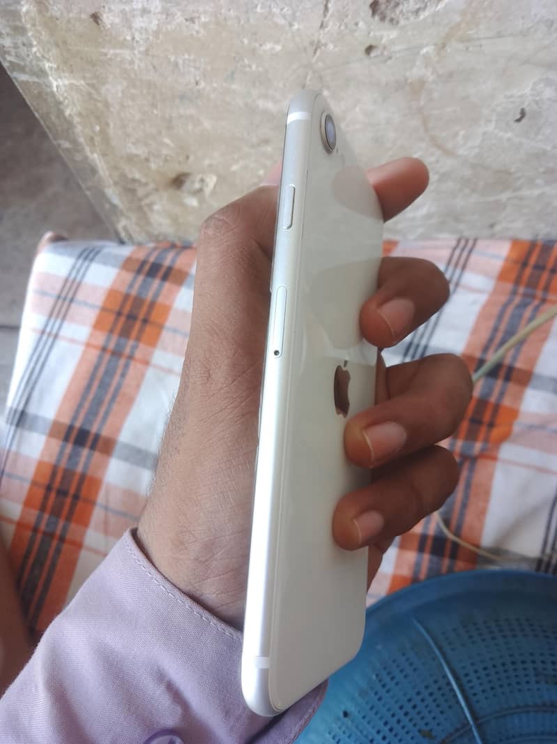 Apple iPhone SE 7