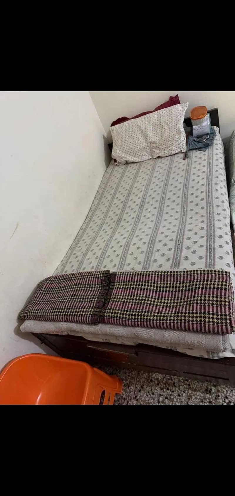 single bed without mattress 0