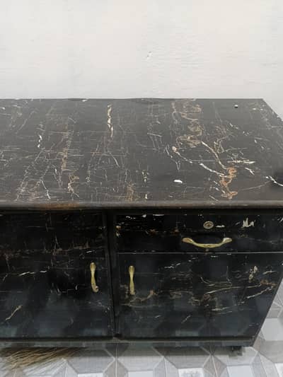 6 month used iron stand