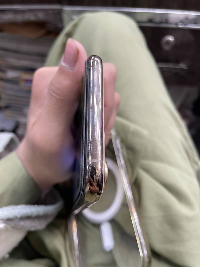 Apple iPhone 11 Pro 0