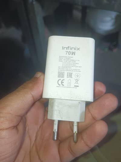 Infinix 70W box Wala charger