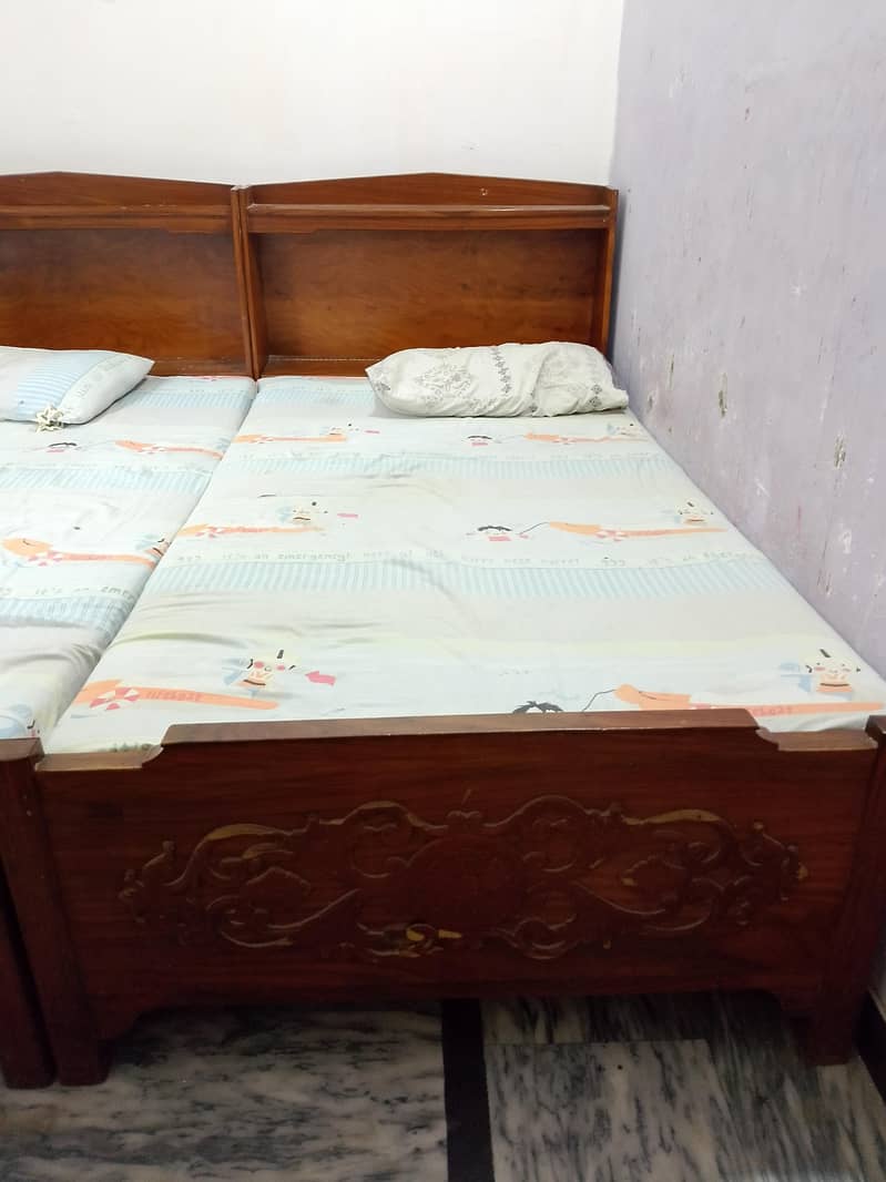 2 single beds 0