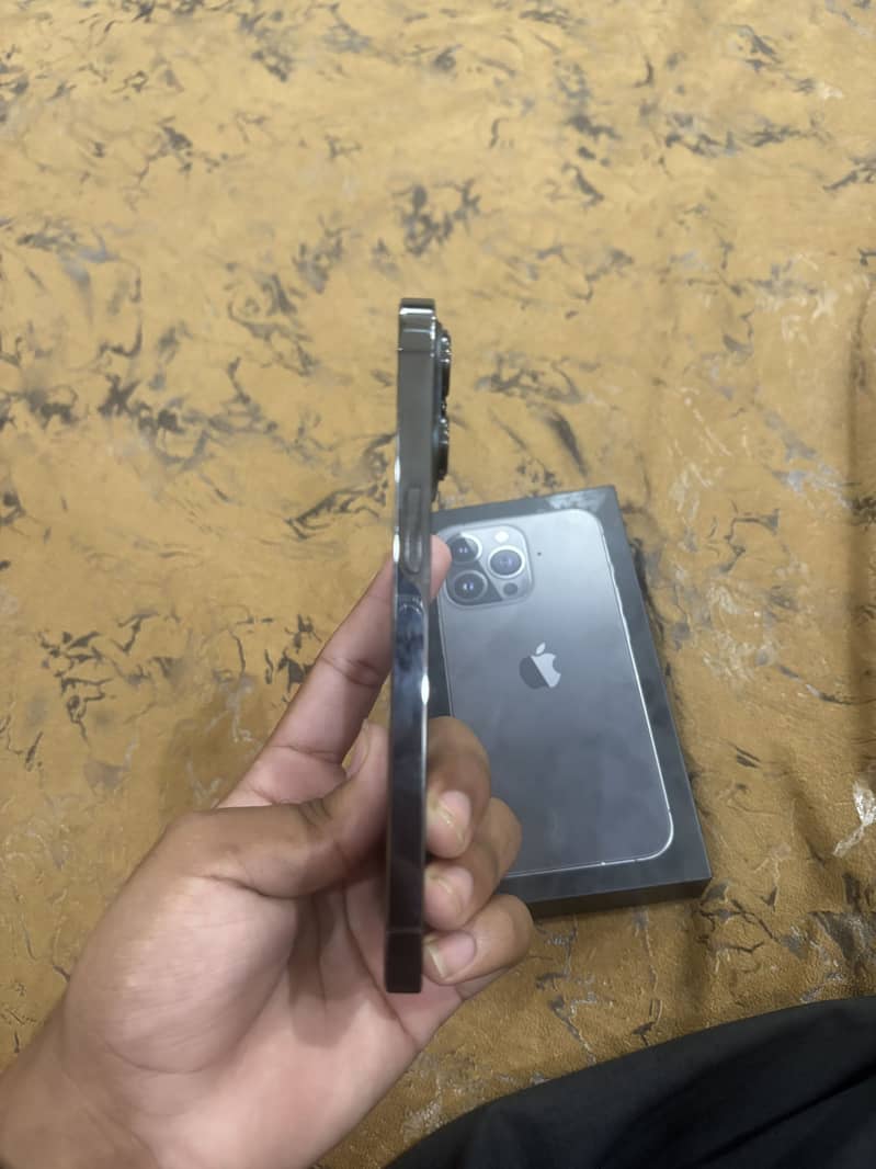 Apple iPhone 13 Pro 1