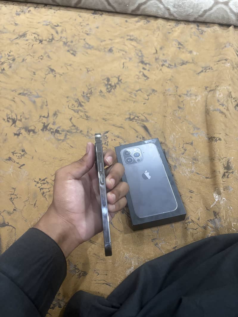 Apple iPhone 13 Pro 4