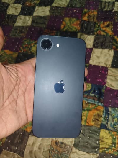 Apple iPhone 16e