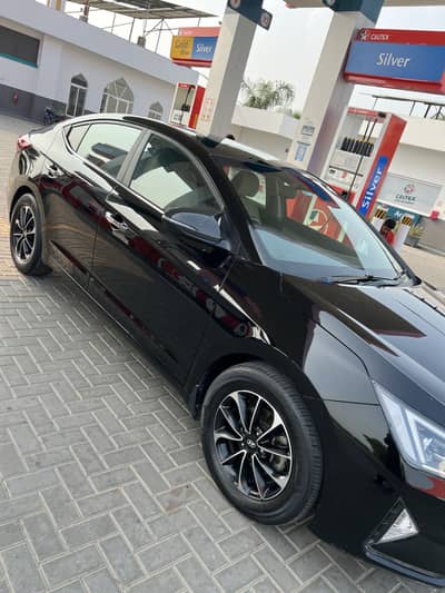 Hyundai Elantra 2021