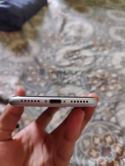 Apple iPhone SE