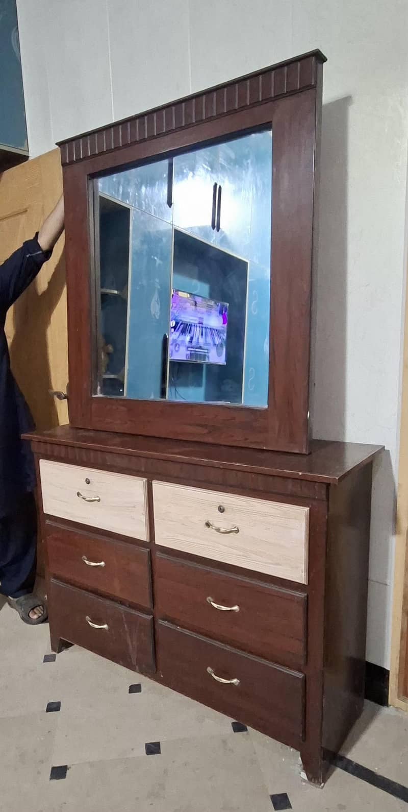Dressing table 0