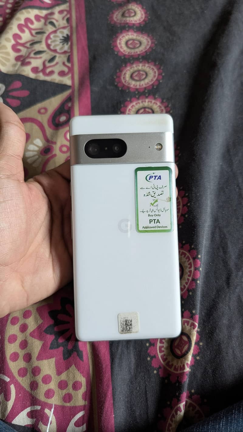 Google Pixel 7 4