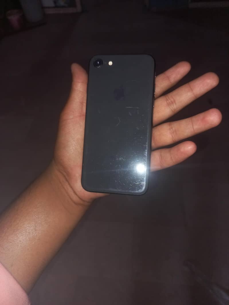 iPhone 8 3
