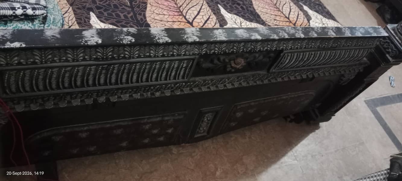 Double Bed , Show Case, Dressing 2