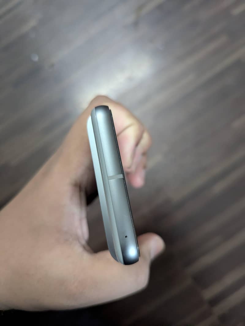 Google Pixel 8 6