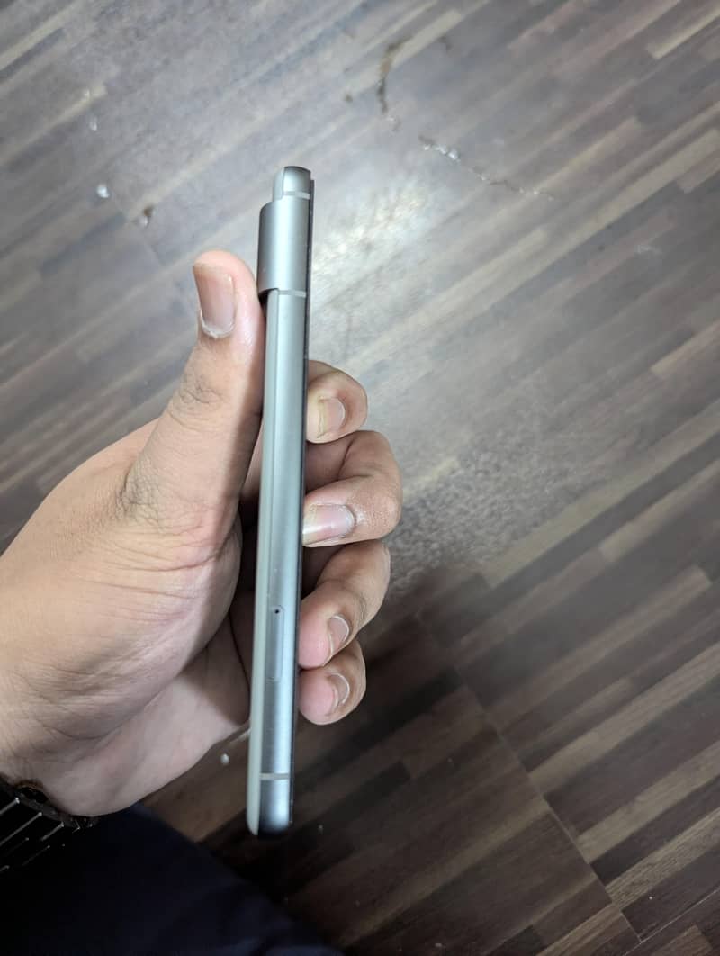 Google Pixel 8 7