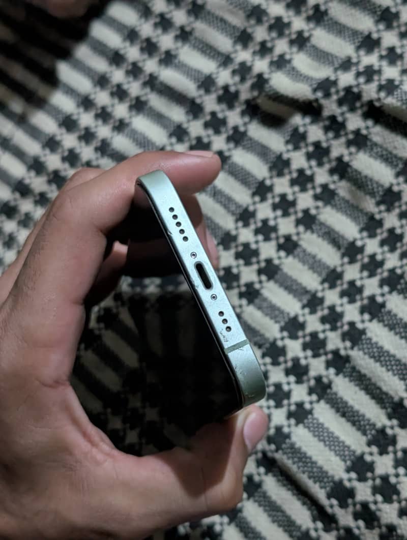 Apple iPhone 12 2