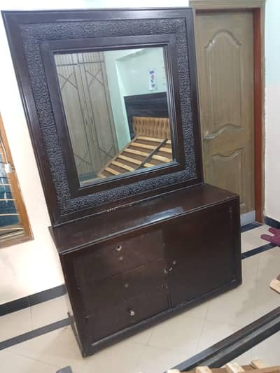 dressing table along with side tables and drawing room. table set of 3