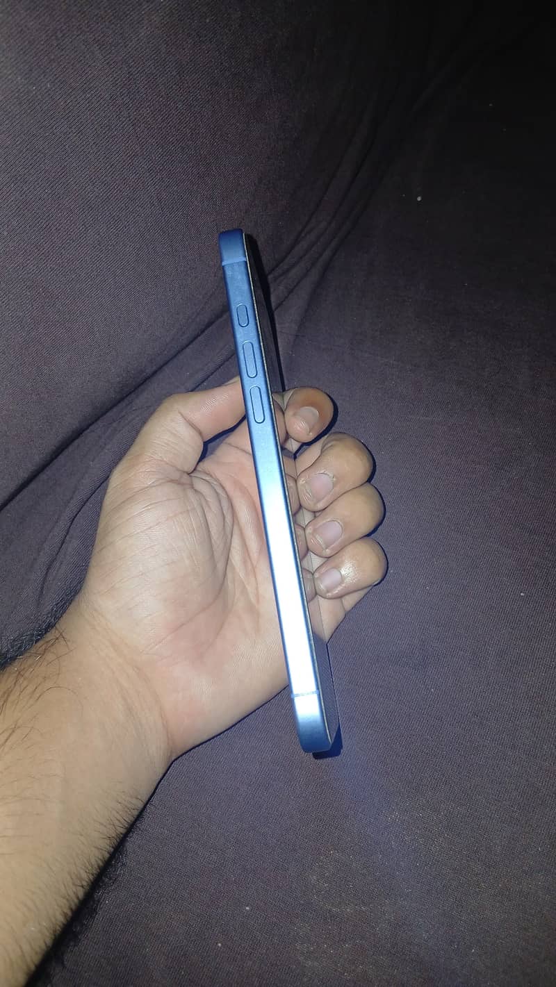 Iphone 16 plus. 3