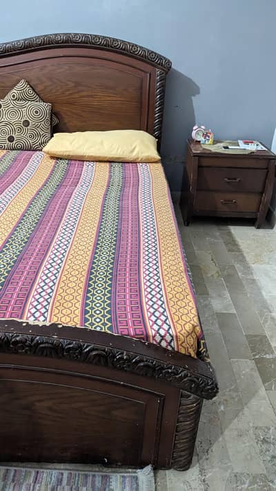 Bedroom Furniture Set for Sale