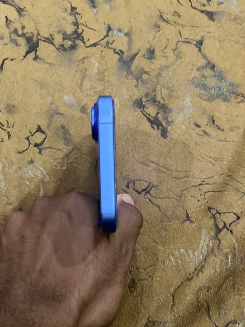 Apple iPhone 16 1
