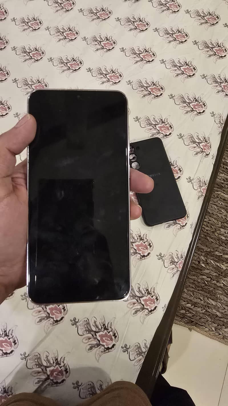Samsung s23 plus 4