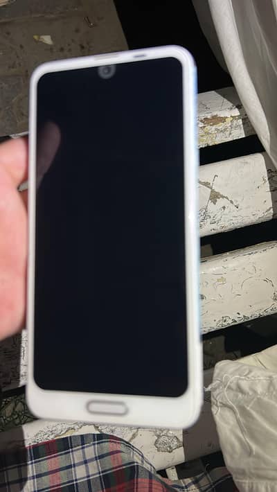 Sharp Aquos R2