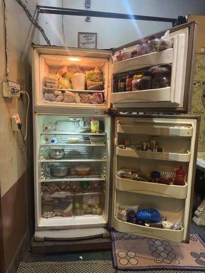 Dawlance Double Door Refrigerator – Fully Working | Good Cooling