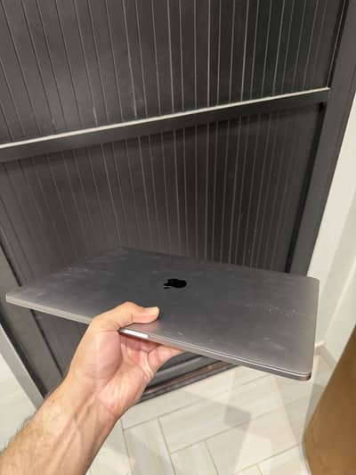 MacBook Pro 15” 2017 | i7 | 16GB | 512GB SSD | New Battery